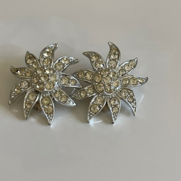Vintage Sarah Coventry Sunburst Rhinestone Crystal Silver Tone Clip On Earrings - Picture 2 of 5